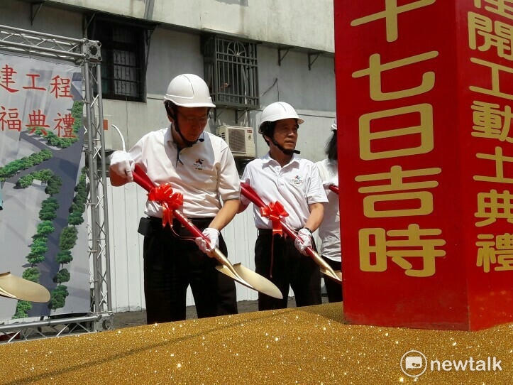 柯文哲與副市長林欽榮等人一起動土。 圖：張芸嘉/攝
