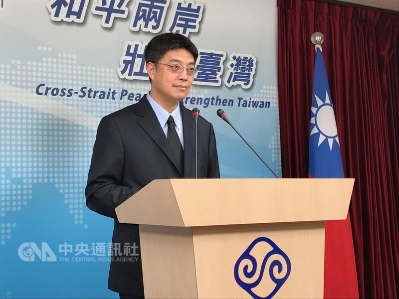 陸委會副主委邱垂正今天表示，總統蔡英文曾表達政府願意與大陸領導人及對岸各階層，有不涉及政治前提實質對話機會。兩岸當務之急應致力排除障礙，務實推展正常交流與協商。 圖 : 中央社