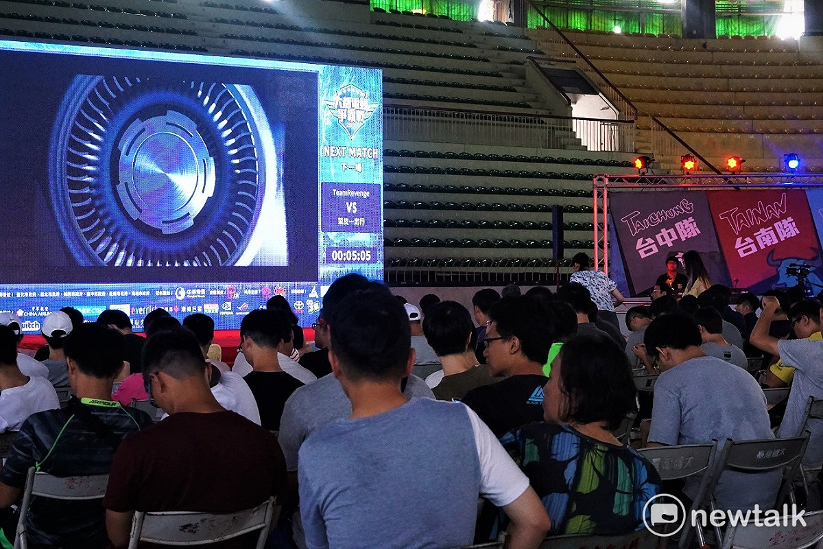 現場聚集上百位的玩家參與。 圖：蔡幸秀/攝影