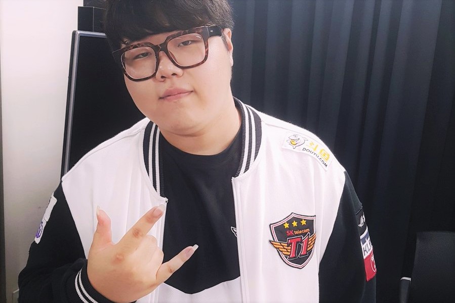 SKT的輔助選手Wolf不在前五名也使得網友懷疑這份榜單有失公允。 圖：翻攝自SK telecom T1‏ 官方推特