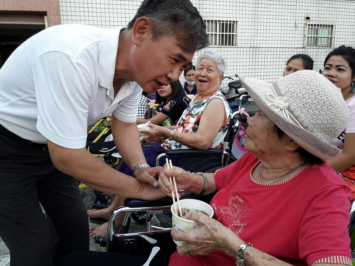 李俊毅表示他是唯一辭去立委再參選市長的候選人，根據民調顯示，台南市民有超過65%反對立委帶職參選。 圖：李俊毅 / 提供