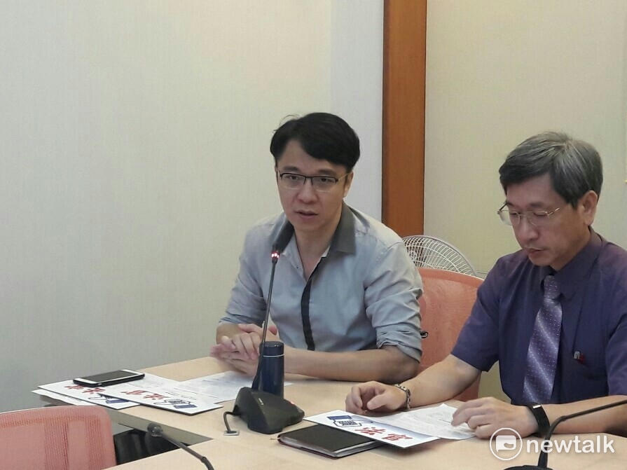 司改會執行長高榮志表示，目前的法官評核是由司法院自己做，但是評核太簡陋，過程也保守不公開，而評核結果與民意有極大落差，法官也對此完全無感，公信力讓人質疑。 圖：張芸嘉/攝
