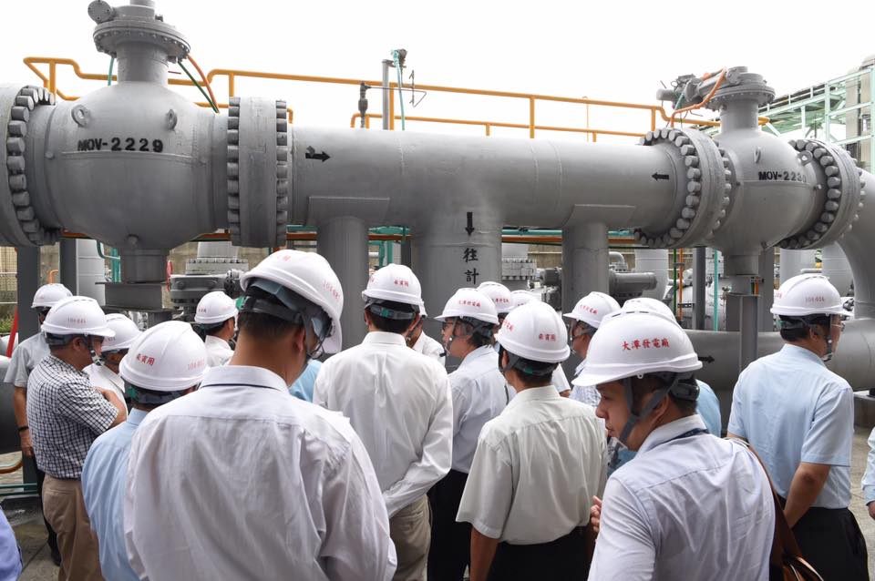 「815停電事故行政調查專案小組」今（24）天到大潭電廠現地實勘。 圖：行政院/提供
