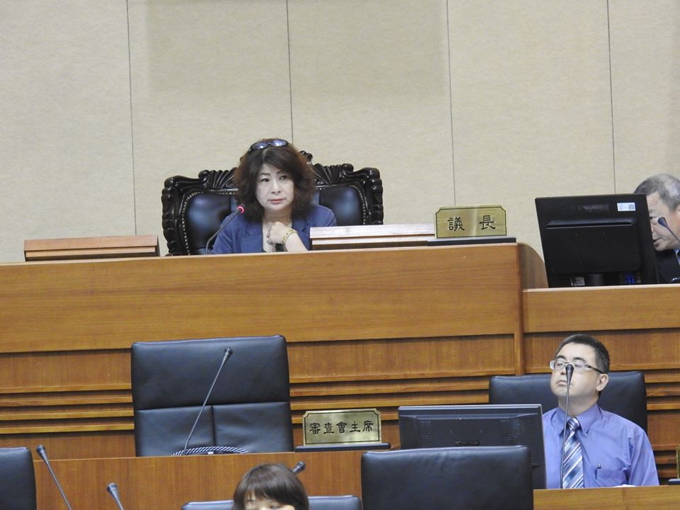 國民黨籍基隆市議長宋瑋莉23日起兼任國民黨基隆市黨部主委，遭民進黨議員質疑角色不中立。 圖：翻攝基隆市議會臉書