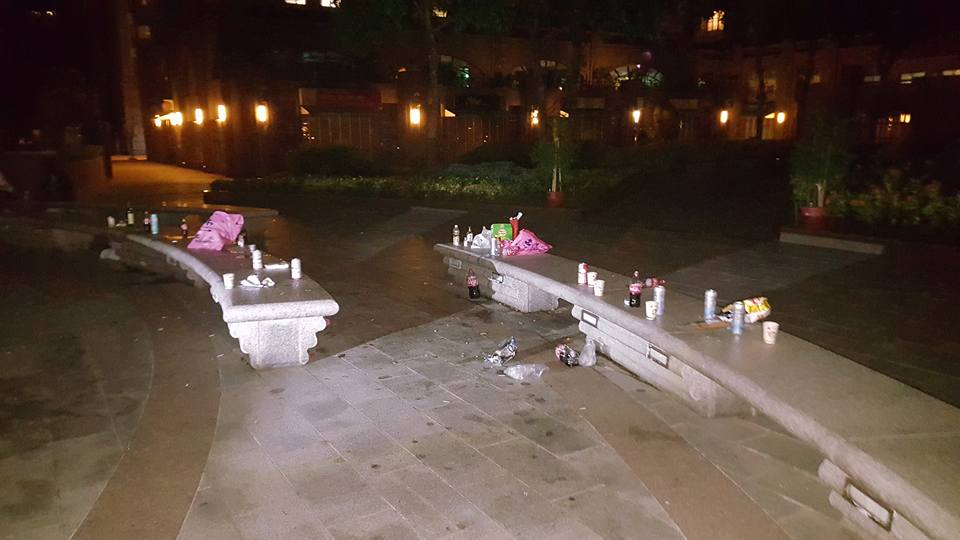 位於新北市林口區的世大運選手村被網友批評，有外國選手半夜還在大聲喧鬧，影響住戶安寧，並留下許多垃圾。 圖：翻攝「林口大家庭 Linkou-Family」臉書