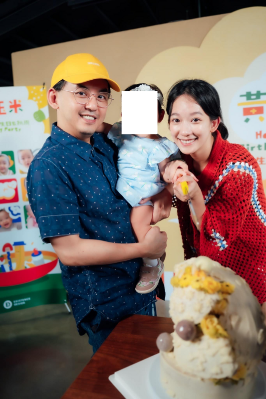 妻子孟耿如在臉書發聲表示，「他（黃子佼）並沒有復出的計畫，我也不支持」，同時也會關閉自己所有的社群帳號，不再公開發表任何訊息，「誠心沉潛反省」。 圖：翻攝自孟耿如臉書