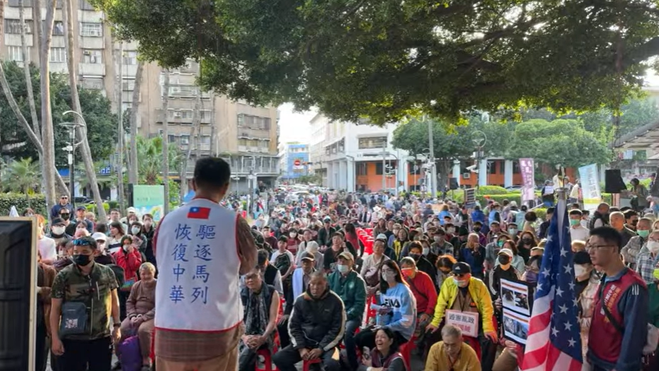 曹興誠最後再次強調，這次罷免行動，關乎台灣的民主存亡，更是向世界表態的關鍵時刻。 圖：擷自陳柏源（閩南狼）的youtube直播頻道
