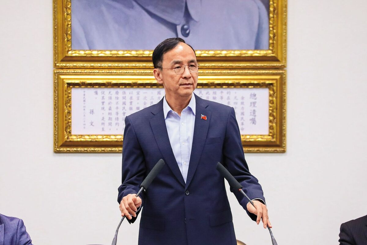 藍軍第一階段發動的罷綠案全軍覆，讓國民黨主席朱立倫備感壓力，黨魁威望面臨衝擊。 圖：國民黨提供