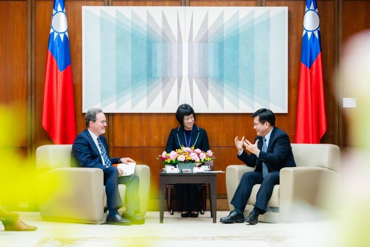 外交部長林佳龍接見「澳洲雪梨大學美國研究中心」（USSC）執行長葛林。 圖：外交部/提供