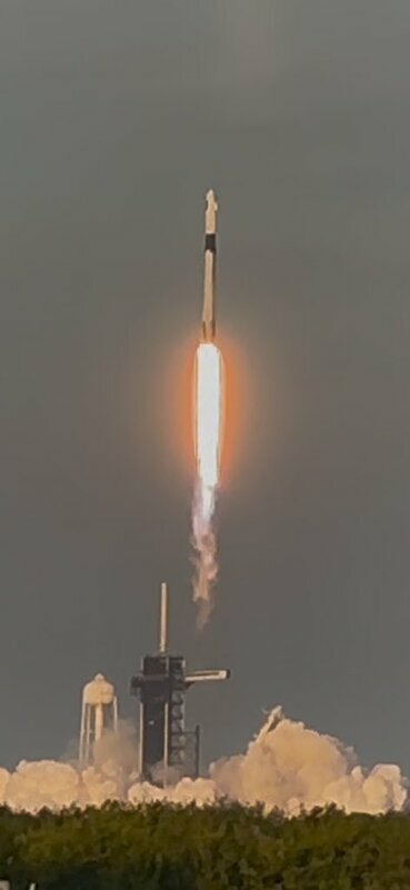 根據 NASA 的安排，在「Crew-10」抵達後，ISS 上 4名太空人將一同返航，預計最早於週日凌晨 4點（美東時間）搭乘「Crew Dragon」回到地球。 圖:擷自X帳號@YunaLeeTV
