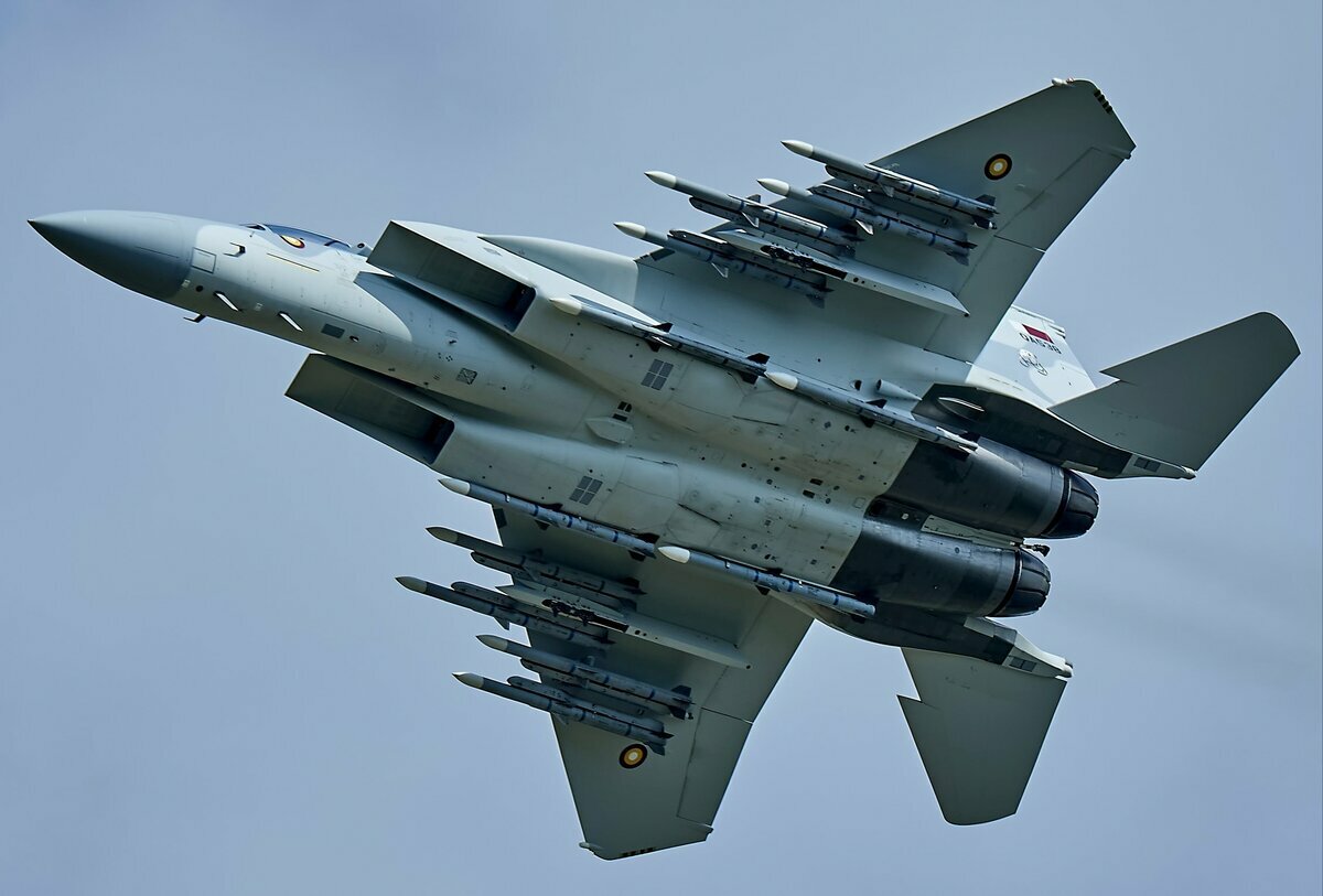 這款新一代飛彈旨在取代 AIM-120 AMRAAM，提供更強的射程與抗干擾能力，以應對來自中國 PL-15 空對空飛彈等新興威脅。 圖:擷自X帳號@RWWReborn