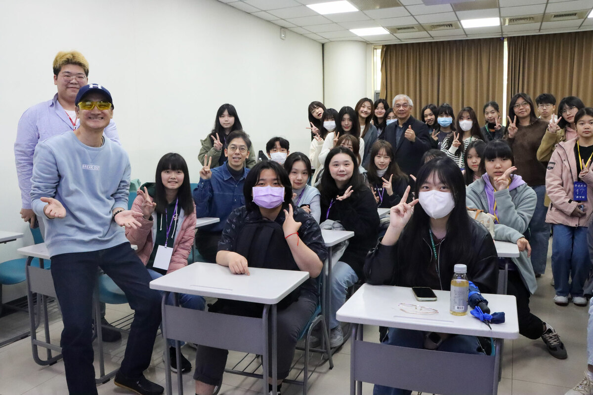 世新大學高中生廣播工作坊致力推動聲音教育，為更多學生打造實作與創意並重的學習平台。 圖/世新大學提供