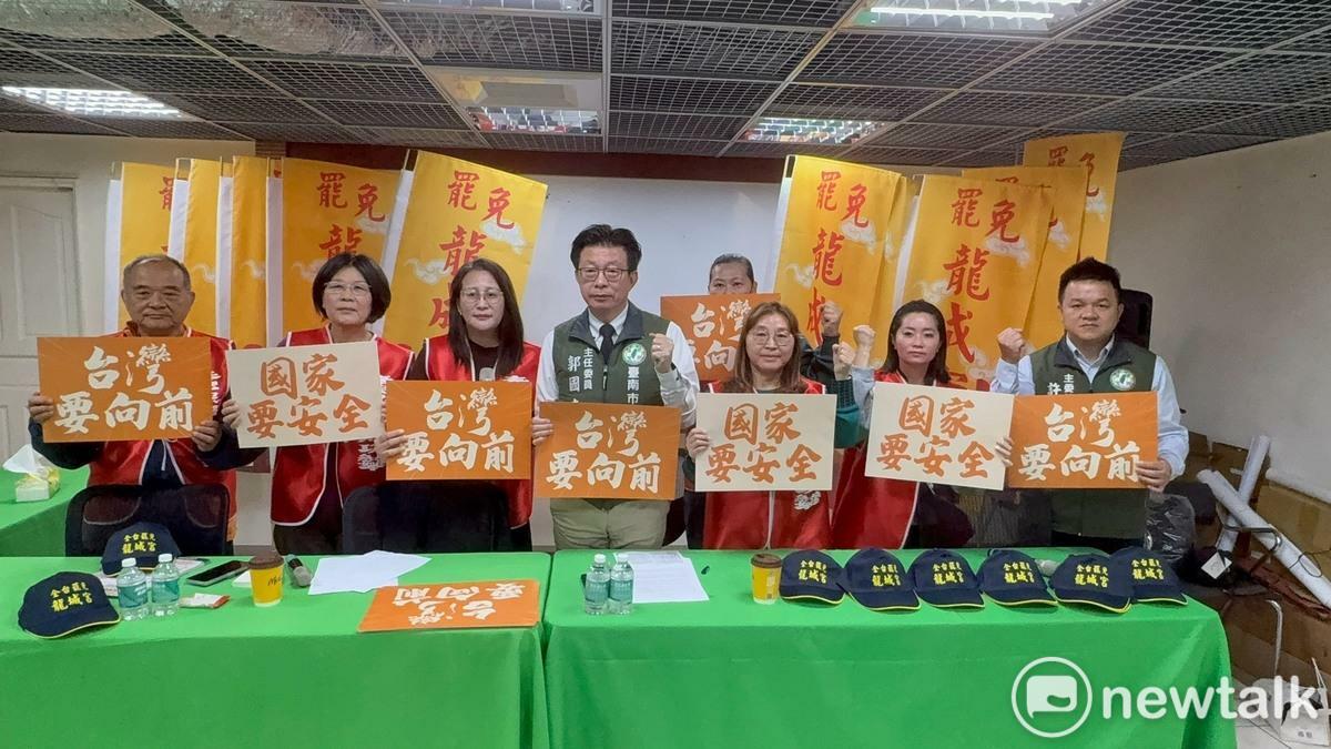 民進黨訂於3月23日在台南大灣武龍宮舉辦「人民是頭家」宣講，除了要向人民頭家報告之外，民進黨台南市黨部與全體黨公職也將一同到場，與人民站在一起。台南市黨部今日舉行記者會對外說明宣講會內容，並呼籲市民踴躍參與，一起表達鄉親的心聲。 圖：黃博郎／攝
