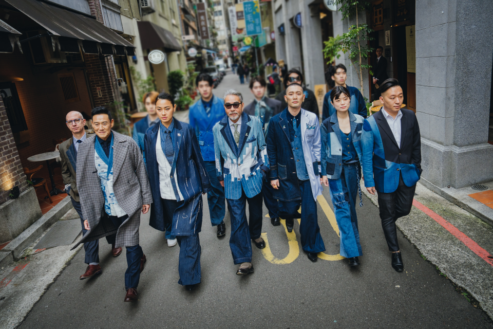 日籍時尚代表加賀美智久、名模麗雅、2024年Suit Walk冠軍「時尚大叔」Tony，以及全方位音樂創作人高真TRU，身著Story Wear紳裝率領2025 Suit Walk 。 圖：Story Wear ／ 提供