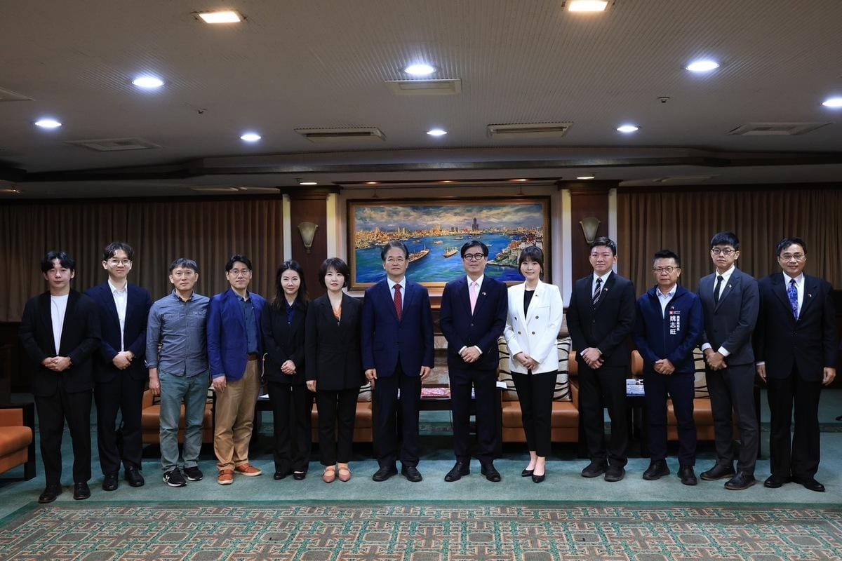 韓國高陽特例市訪團拜會高雄市政府團隊。 圖：高雄市行政暨國際處/提供