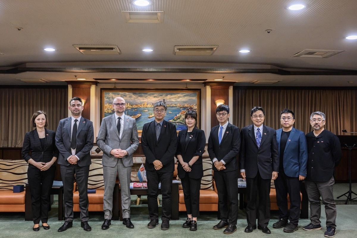 波蘭格丁尼亞市率團訪高拜會高雄市政府探討多元領域合作。 圖：高雄市行國處/提供