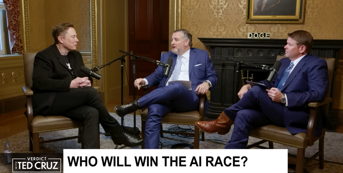 馬斯克在共和黨聯邦參議員克魯茲(Ted Cruz)主持的YouTube節目中談及AI競爭議題時警告，台灣控制全球高階AI晶片製造，若遭中國入侵將嚴重影響美國。 圖：翻攝自克魯茲YT頻道