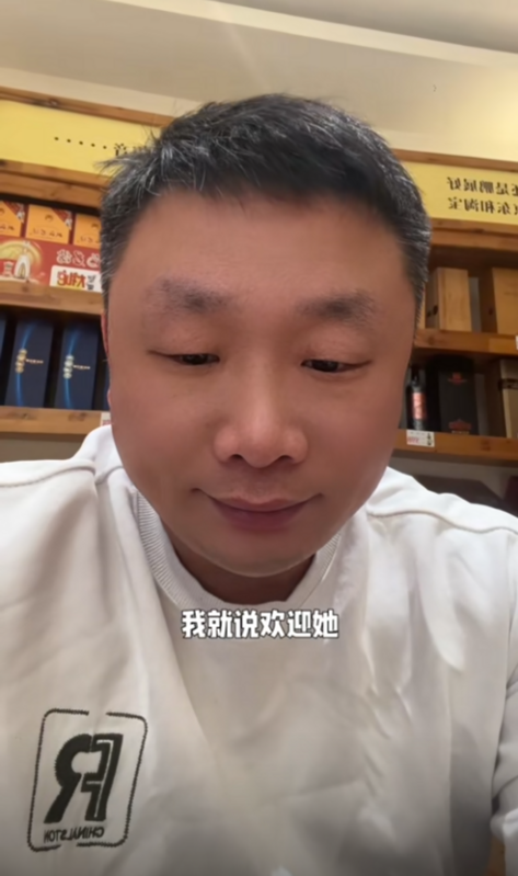 中配劉振亞聲稱離開台灣恐讓她和她家人陷「萬劫不復的深淵」，引發中國網紅「酒蒙子于鵬飛」不滿。 圖：翻攝自酒蒙子于鵬飛抖音
