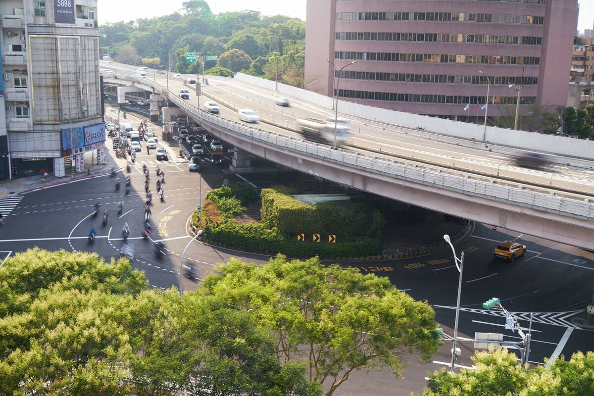 原訂上月28日開工填平公館公車專用地下道工程遭議會決議暫緩施作。 圖：台北市政府／提供