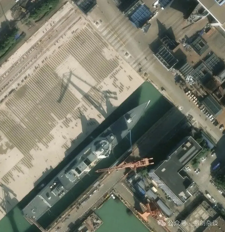 055大型導彈驅逐艦 圖：截自騰訊網/南海的波濤