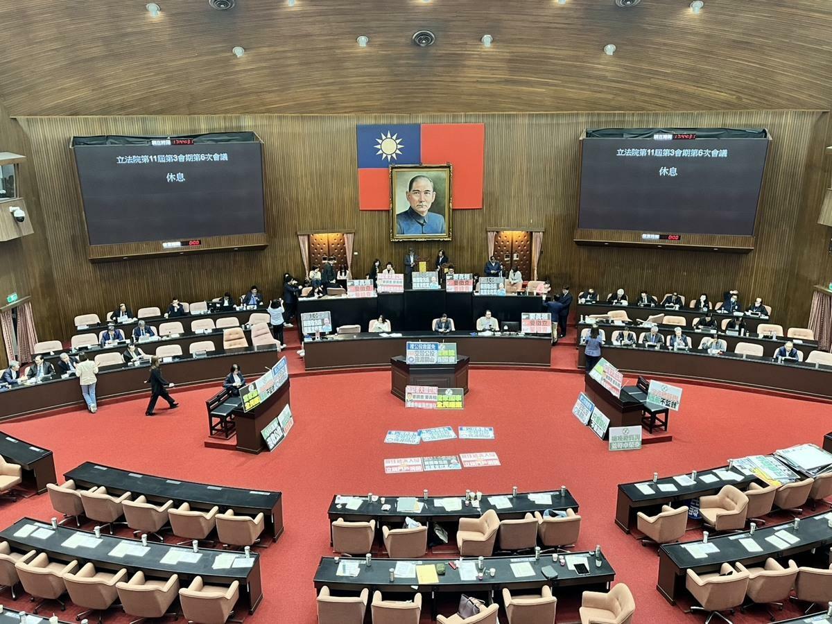 立法院院區內有內閣一半以上官員、立委也多數在院區，安全不容馬虎。 圖：金大鈞/攝