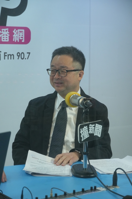 針對兩岸兩會交流，海基會副董事長暨秘書長羅文嘉今（26）日接受廣播節目POP Radio《POP撞新聞》專訪時透露，去年有77位台灣人赴陸失聯，而且對岸不會主動通報，難以獲得協助。 圖：《POP撞新聞》提供