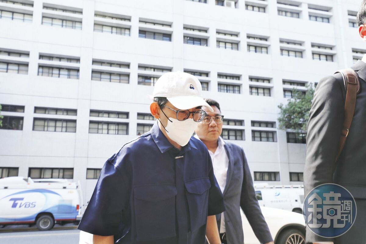 藝人黃子佼創意私房持有兒童及少年性影像案，今二審首度開庭。