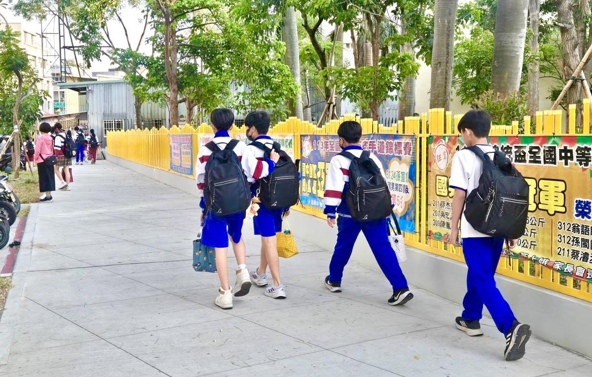 小港國中通學步道不僅提升行走安全性，也兼顧生態綠化與城市景觀設計。 圖：高雄市教育局/提供