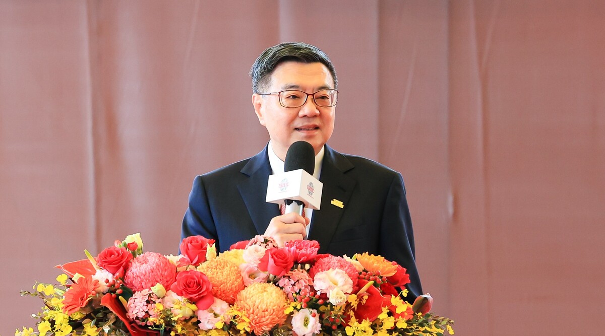 卓榮泰致詞時感謝台積公司實現承諾，向國人展示「布局全球，根留臺灣」的計畫不變。 圖：高雄市政府/提供