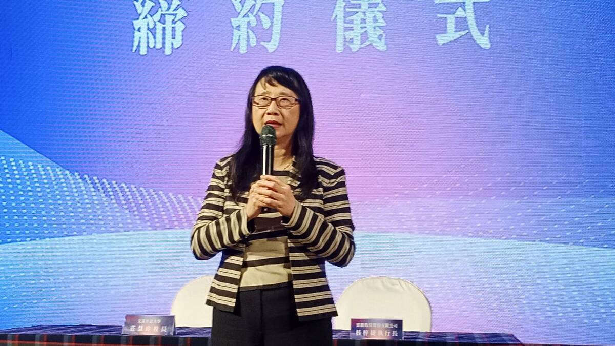 莊慧玲表示，文藻外語大學運用達哥平台，可全面推動校園AI應用。  圖：孫家銘攝