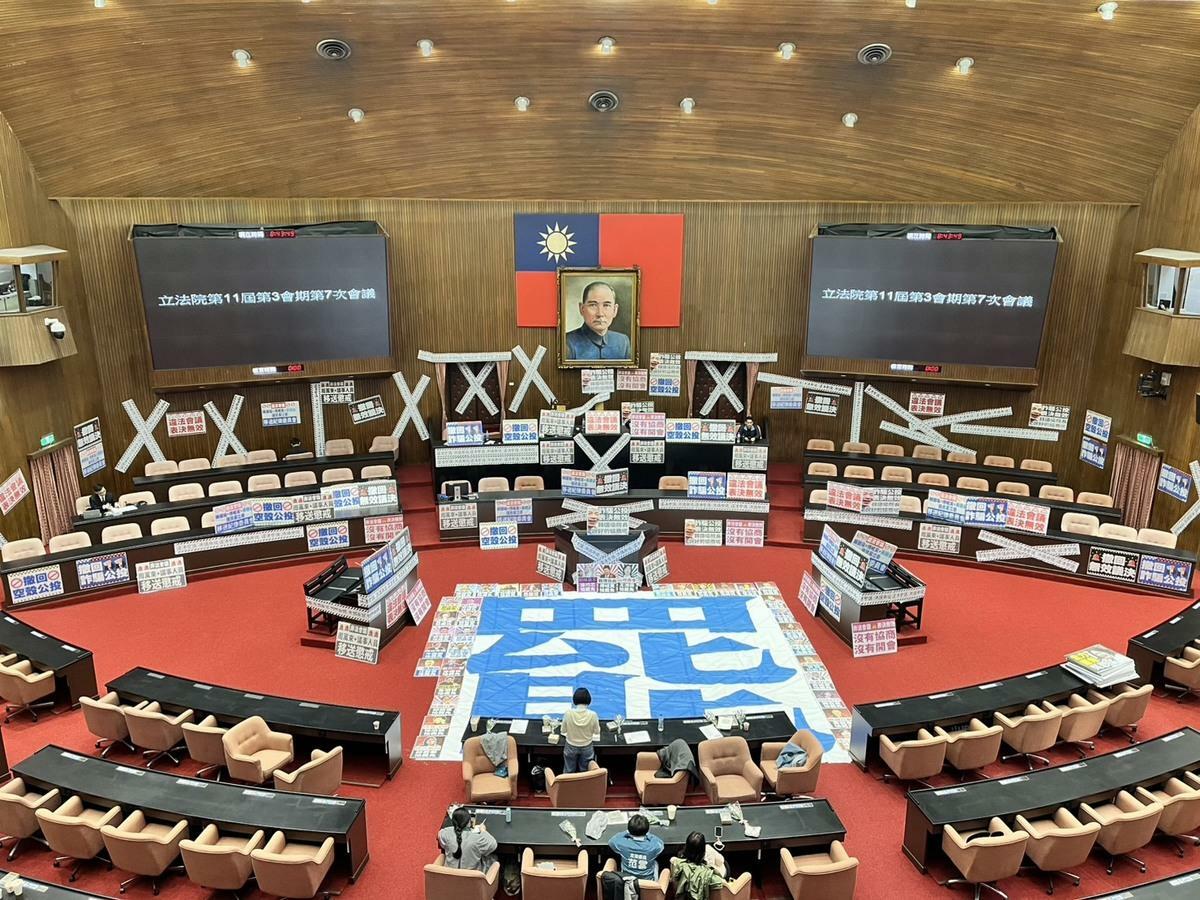 「罷」字再現！民進黨團要求立法院長韓國瑜「先協商、後開會」持續杯葛立院院會。 圖：金大鈞/攝