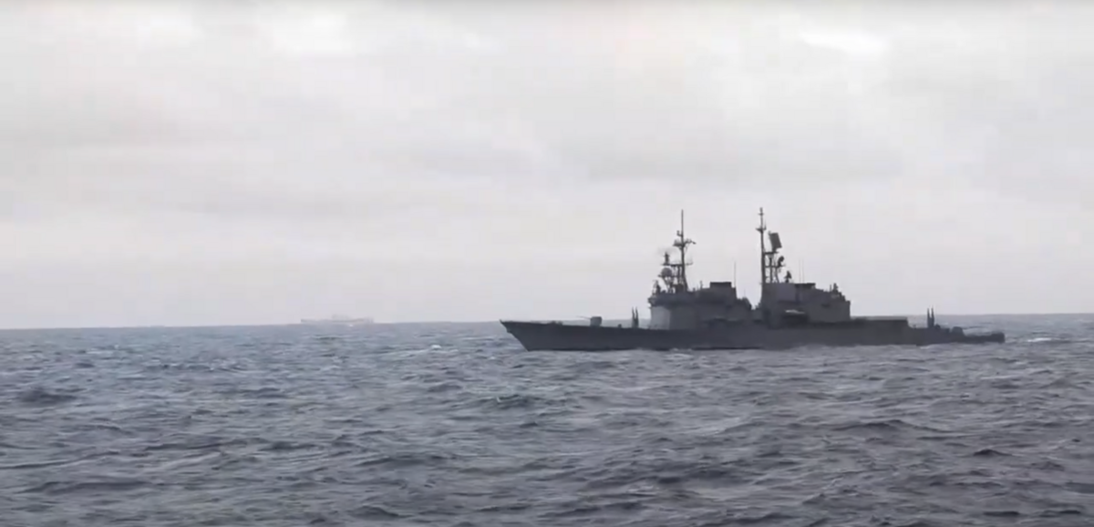 我國銘傳軍艦拍攝蘇澳軍艦監控共艦山東艦與銀川艦畫面。 圖：國防部提供（資料照）