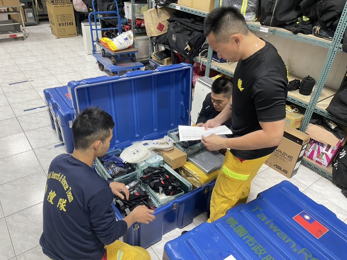 消防署說明，緬甸地震發生後，台灣搜救隊126名專業人員第一時間整備完畢，待命出發救援。 圖：消防署提供