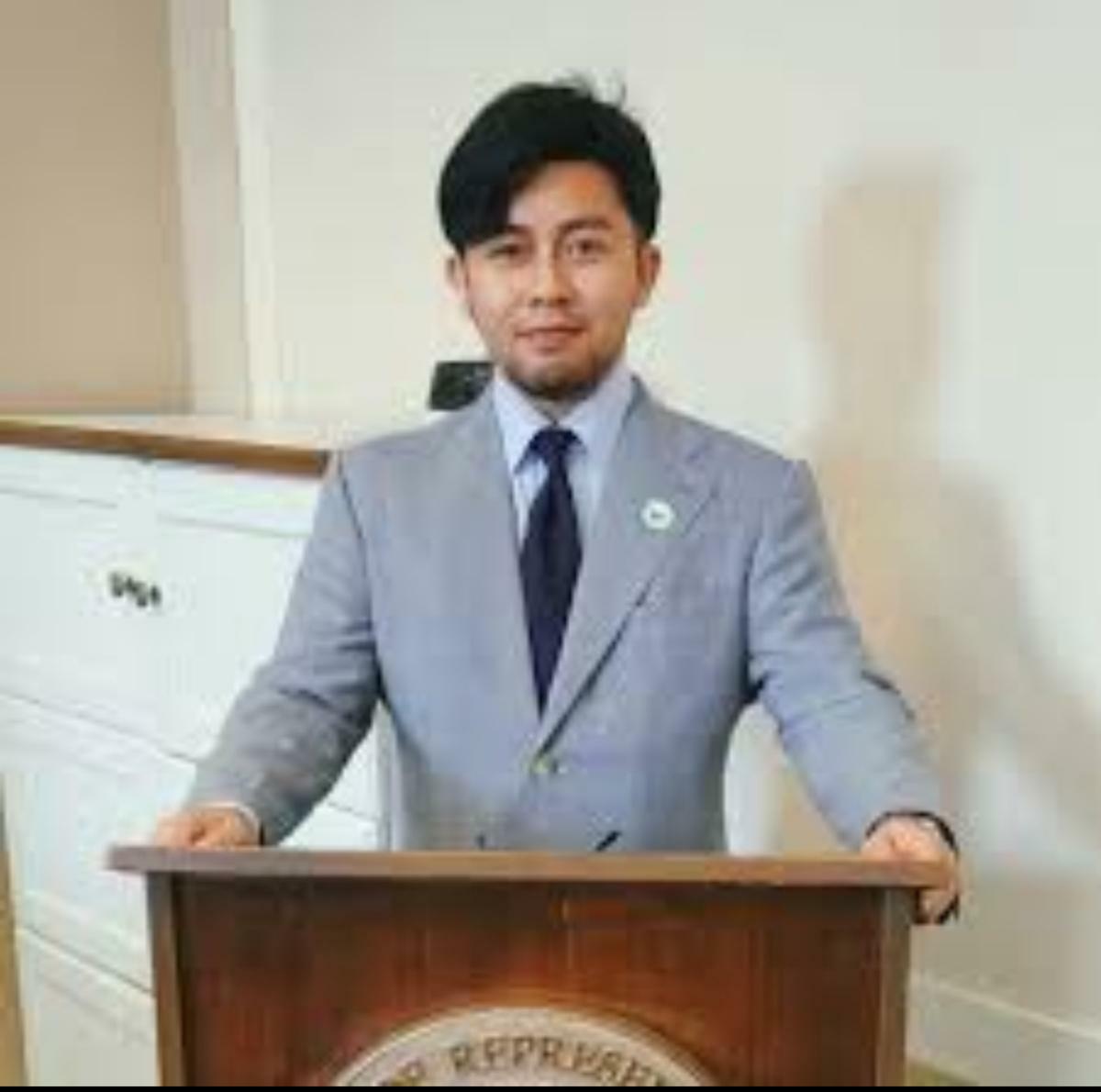 前立法院長游錫堃辦公室助理盛礎纓疑似遭中共情治人員吸收，將立院機敏資料賣給中共。台北地檢署上月25日指揮調查局發動搜索，並約談盛礎纓到案說明，訊後諭令20萬元交保。 圖：翻攝盛礎纓臉書