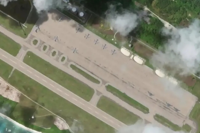 衛星照片顯示， B-2隱形戰略轟炸機曾部署在迪戈加西亞島。(圖右下方) 圖 : 翻攝自Planet Lab