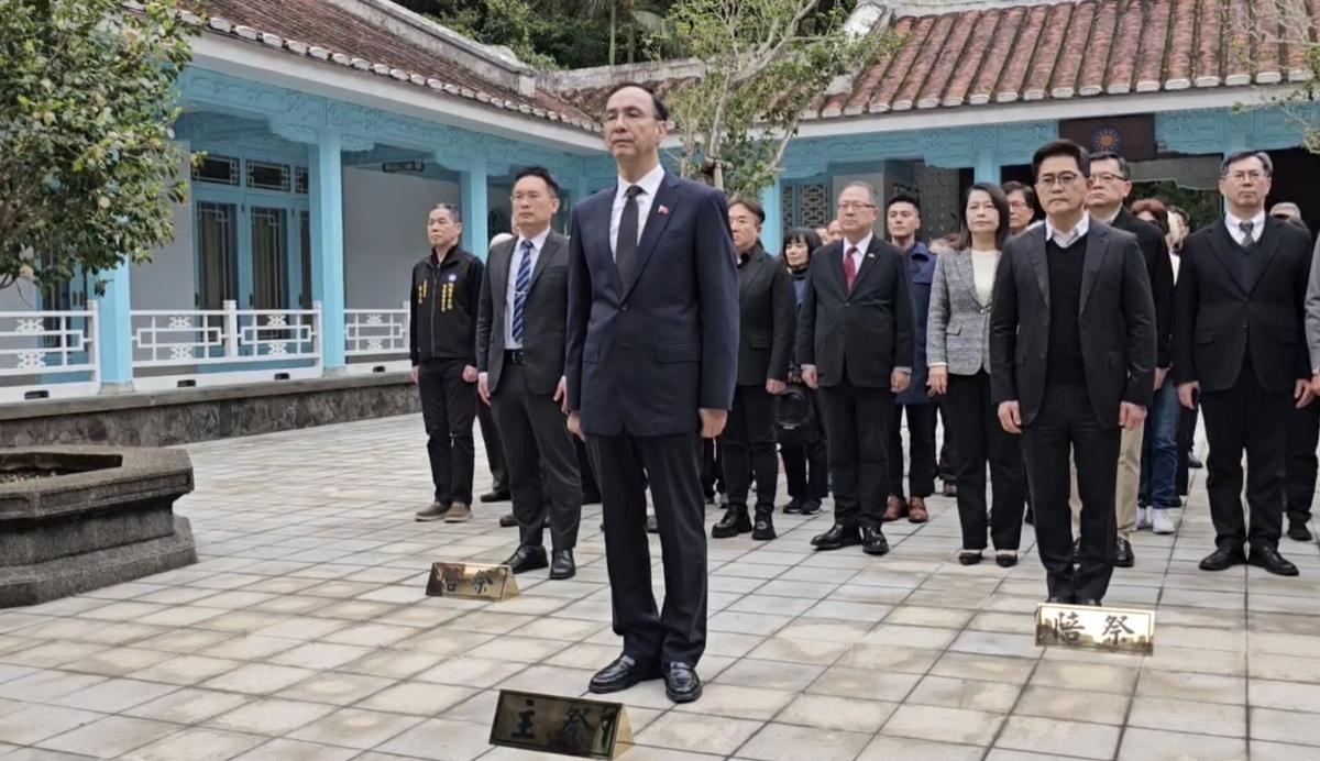 朱立倫率國民黨公職赴慈湖謁陵。 圖：林昀真/攝