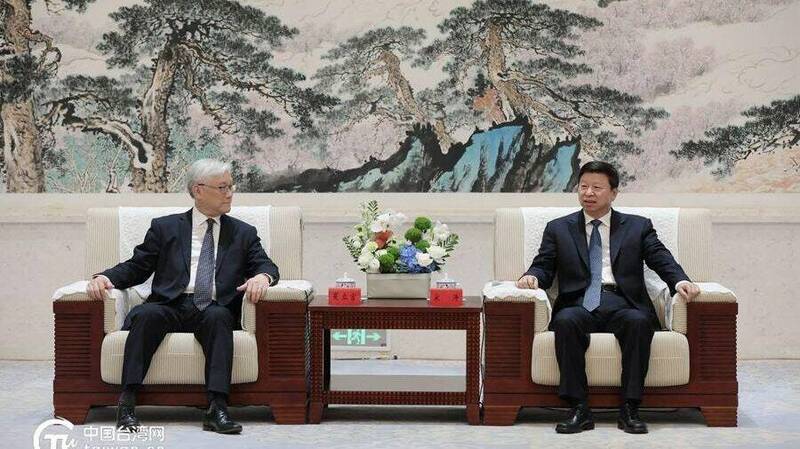 國民黨副主席夏立言（左）與中國國台辦主任宋濤（右）會面。（資料照） 圖：取自國台辦旗下中國台灣網