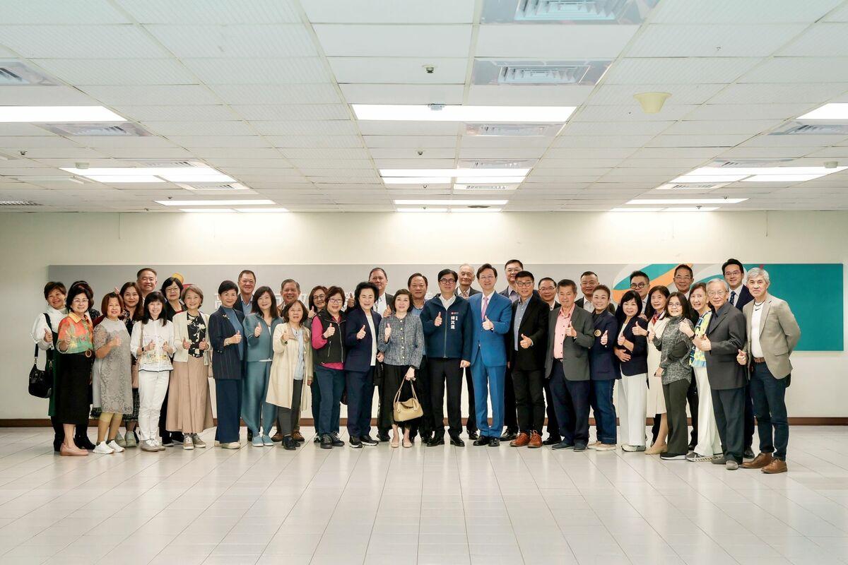 新加坡訪問團造訪高雄市政府。 圖：高雄市經發局/提供