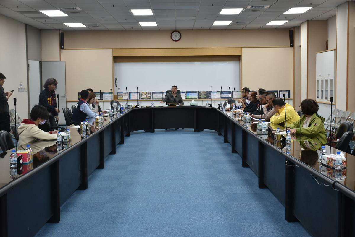 國民黨屏東縣議會黨團召開「捍衛公理正義！反廢死」記者會。 圖：孫家銘攝