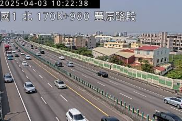 今(3)日為清明連假首日，凌晨0時至5時平均交通量為10.7百萬車公里，為平日年平均(4.0百萬車公里)之2.7倍。 圖：翻攝自高工局官網