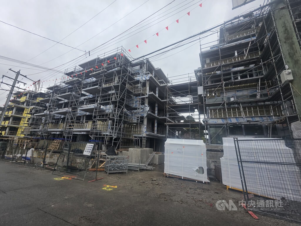 加拿大政府效率低，過去一個建案要獲得興建許可，可能會拖上好幾年，如今朝野各界呼籲改變作風，加速審批、減少限制，方能刺激經濟。中央社記者程愛芬溫哥華攝  114年4月3日