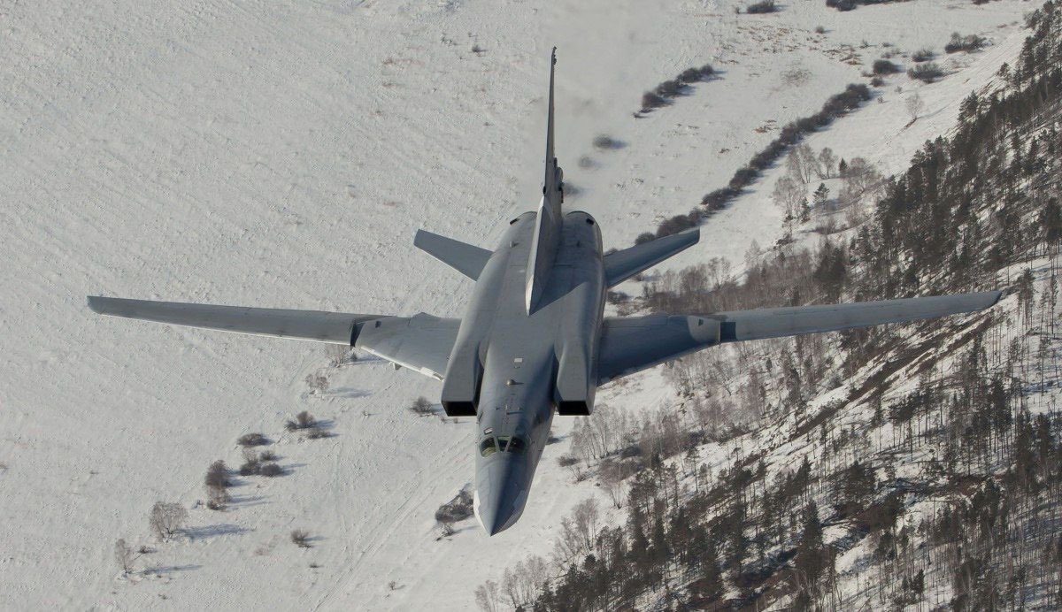 俄軍Tu-22M3超音速轟炸機墜毀。 圖：翻攝自 X