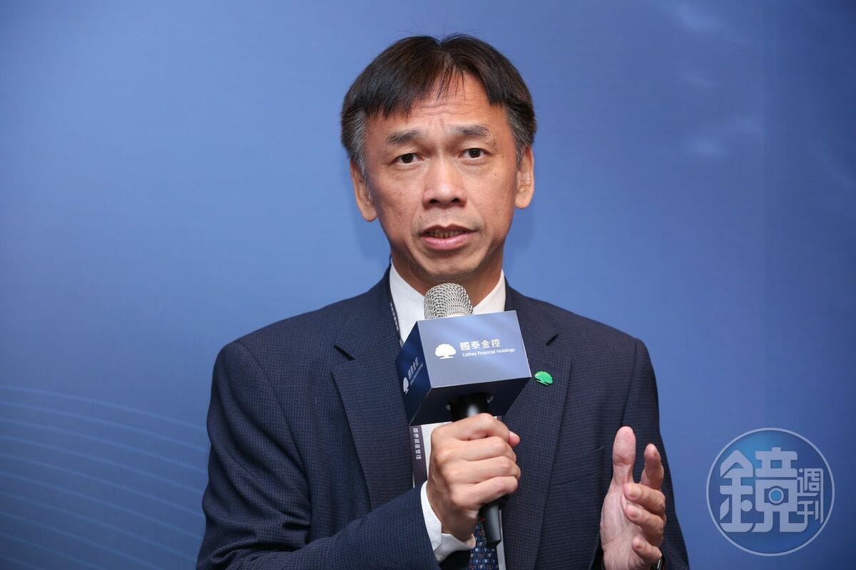 國泰投信董事長張錫強調，大環境還有變數，資產配置須股債平衡。（本刊資料照）