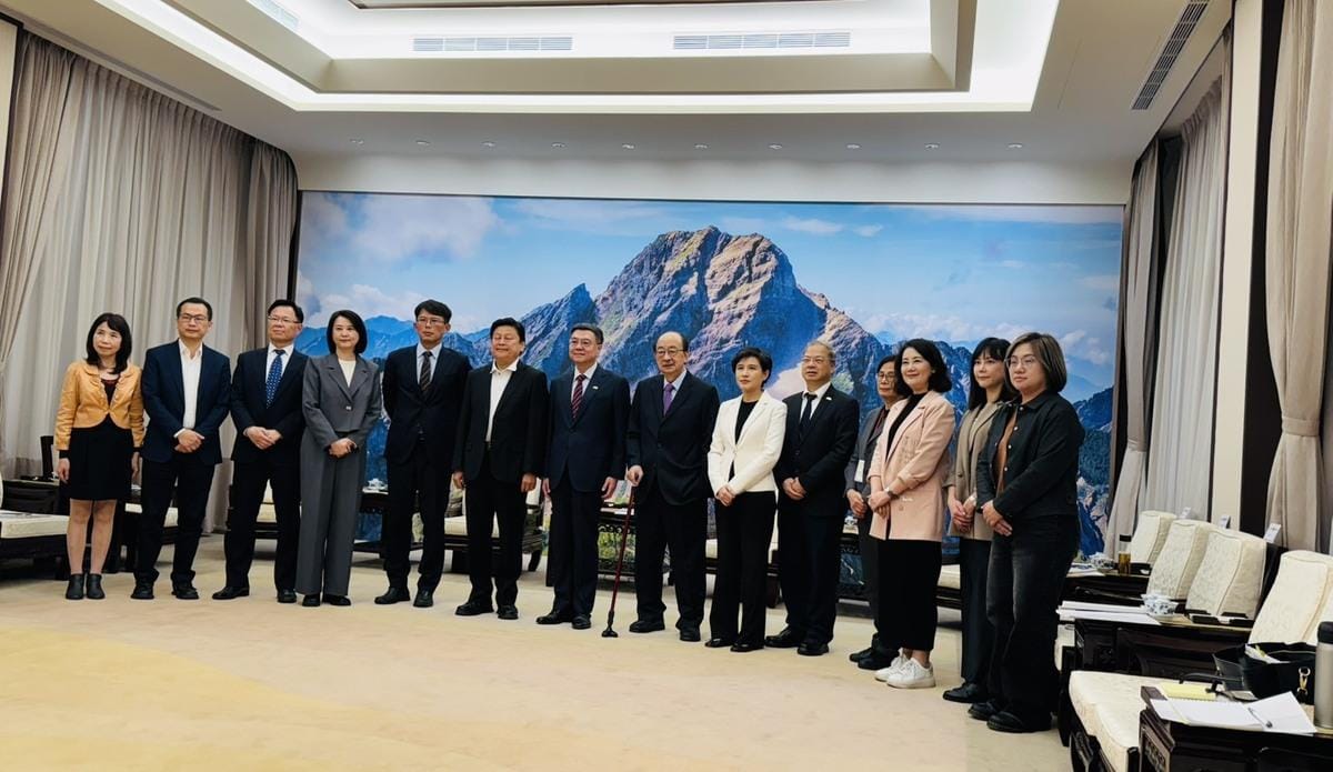 行政院7日邀立法院朝野黨團會商美國對等關稅衝擊。 圖：行政院提供