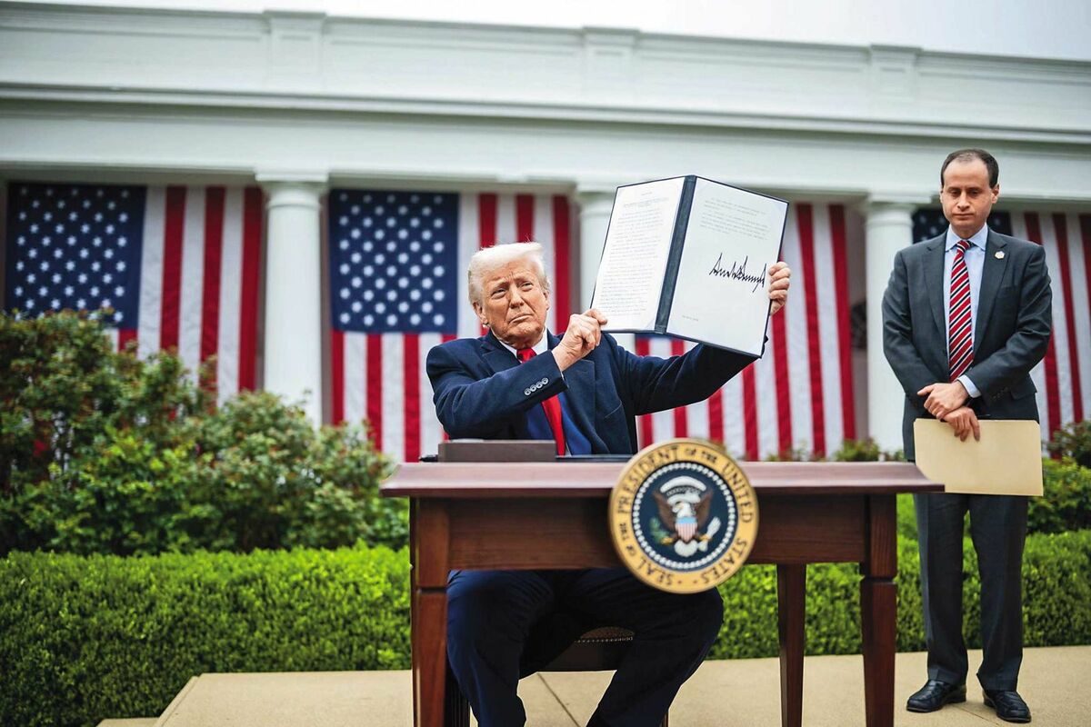 川普宣布「對等關稅」政策，讓全球股市震動。 圖：翻攝The White House FB