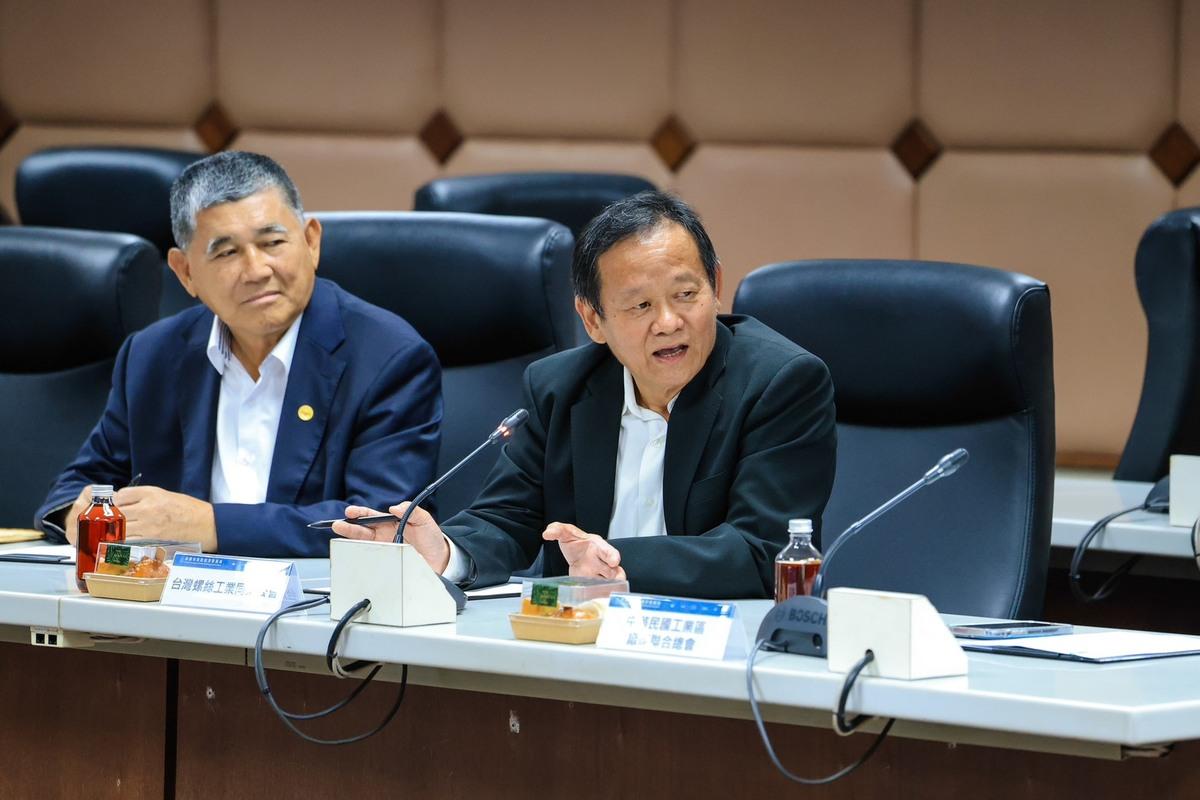 出席美國課徵對等關稅產業座談業者說明業界面臨困境。 圖：高雄市政府/提供