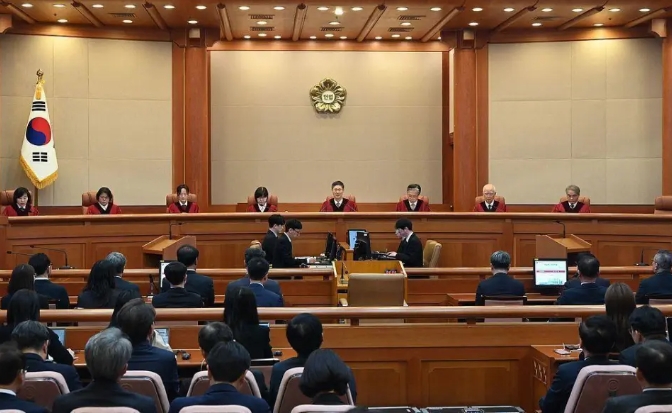 韓國憲法法院 4 日上午就尹錫悅彈劾案做出宣判，8 名憲法法官一致通過。 圖 : 翻攝自騰訊網