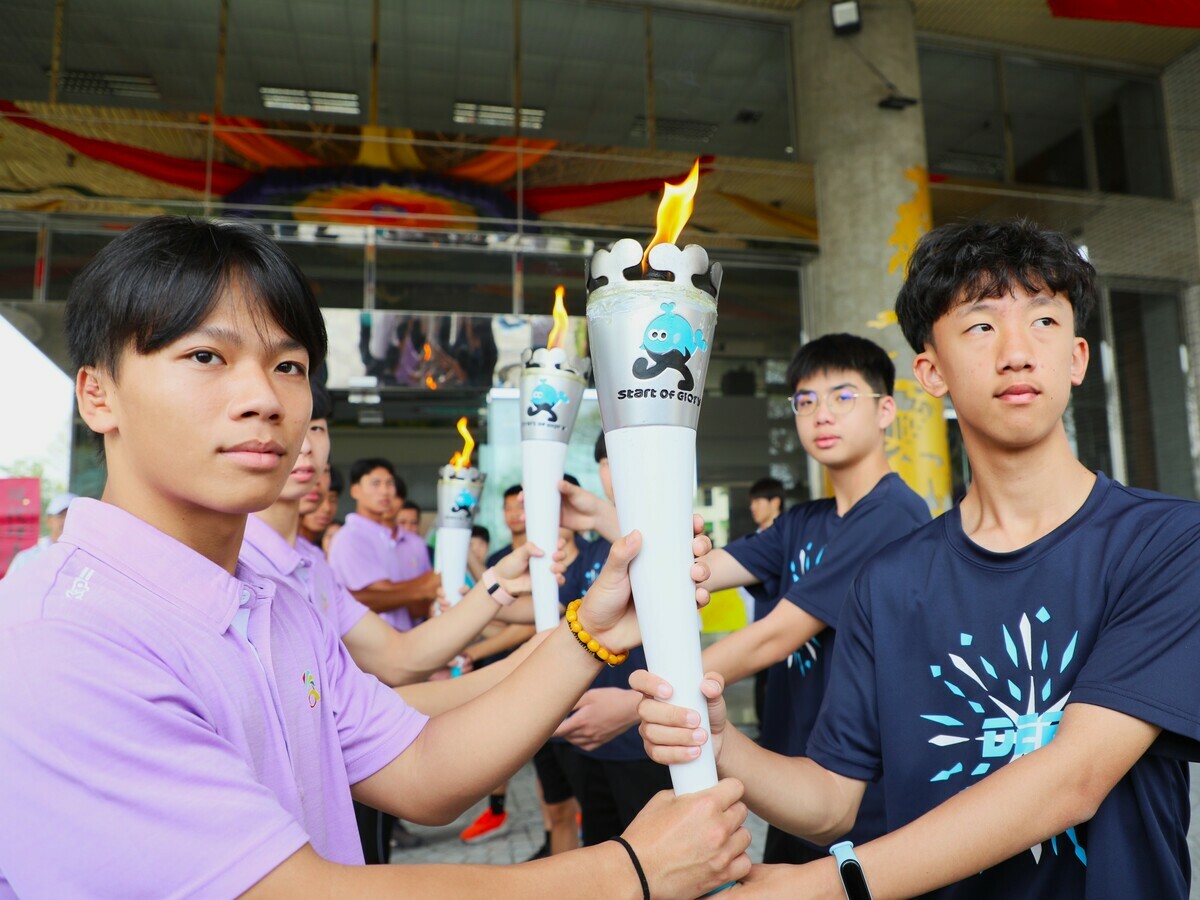 嘉義縣參加114年全國中等學校運動會授旗儀式及聖火傳遞  圖：嘉義縣府提供