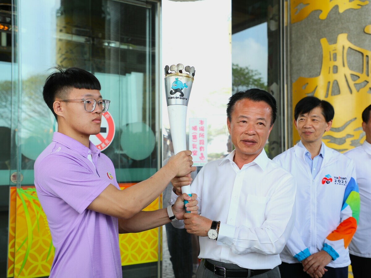嘉義縣參加114年全國中等學校運動會授旗儀式及聖火傳遞。 圖：嘉義縣府提供