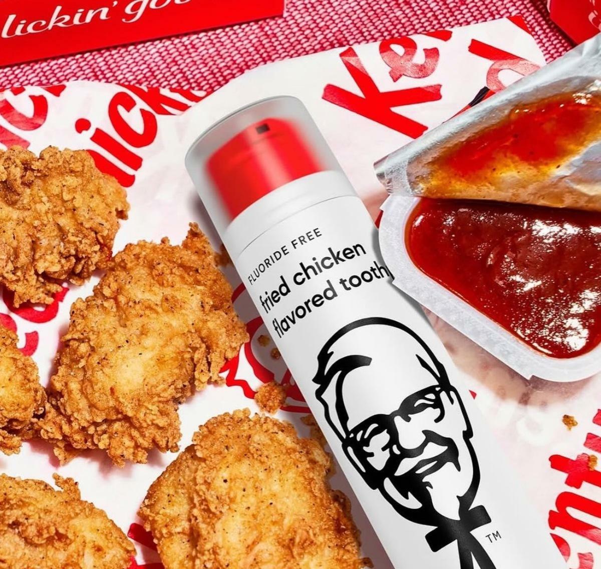 美國知名速食連鎖店KFC肯德基與澳洲口腔護理品牌Hismile，跨界聯名推出「炸雞口味牙膏組合」。 圖：翻攝自KFC IG